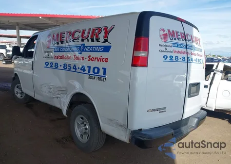 2016 Chevrolet Express 2500 Work Van z USA, uszkodzony, nr VIN 1GCWGAFFXG1226039